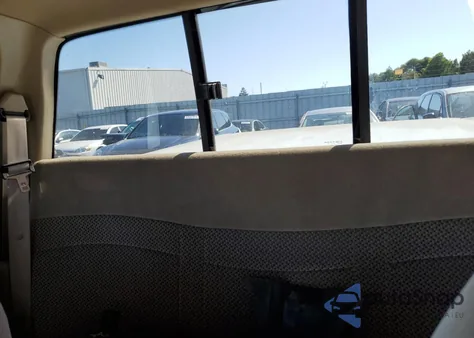 2000 Ford F150 из США, поврежденный, VIN 1FTRX17W9YKA49152